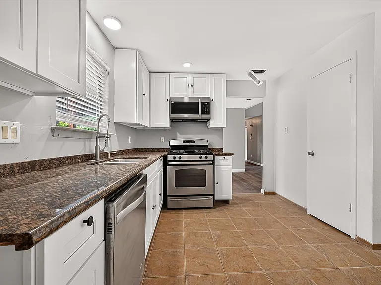 10814 Parkland Woods Dr — Photo 7