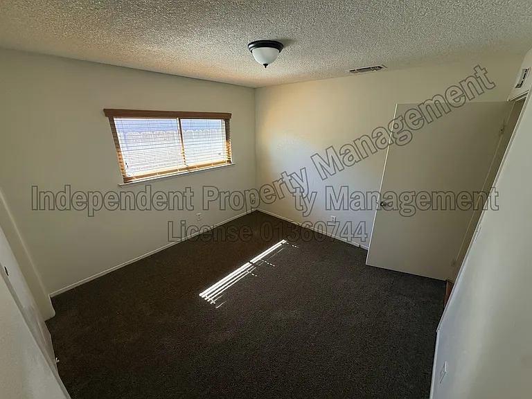2601 Pinewood Dr — Photo 7