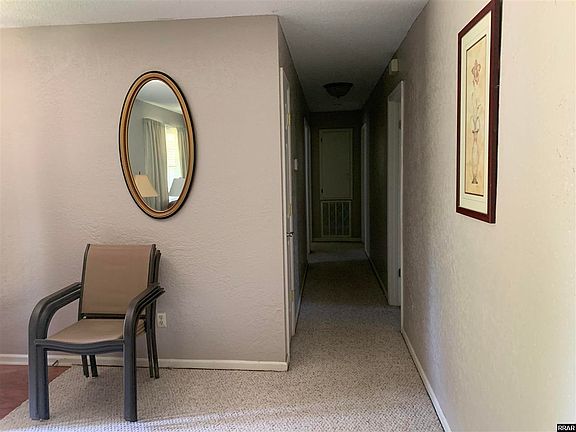 5th image of 122 Meadowview Dr