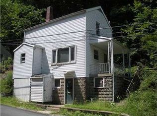 202 Clarks Pike Rd, Creighton, PA 15030