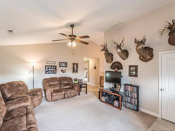 4th image of 8811 Woodford Dr