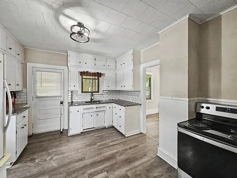 405 Fig St — Photo 3