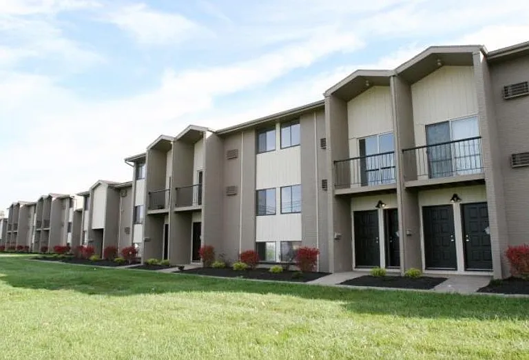 Washington Townhomes — Photo 1