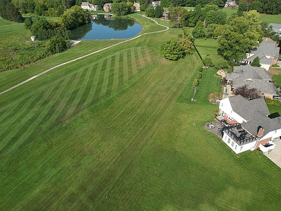 2nd image of 350 Pebble Brook Cir