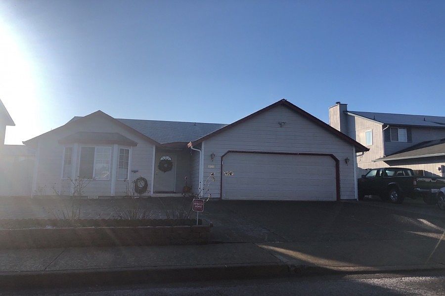 1st image of 15619 NE 71st St