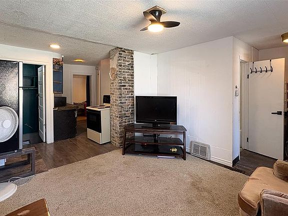4th image of 2034 QUEBEC STREET