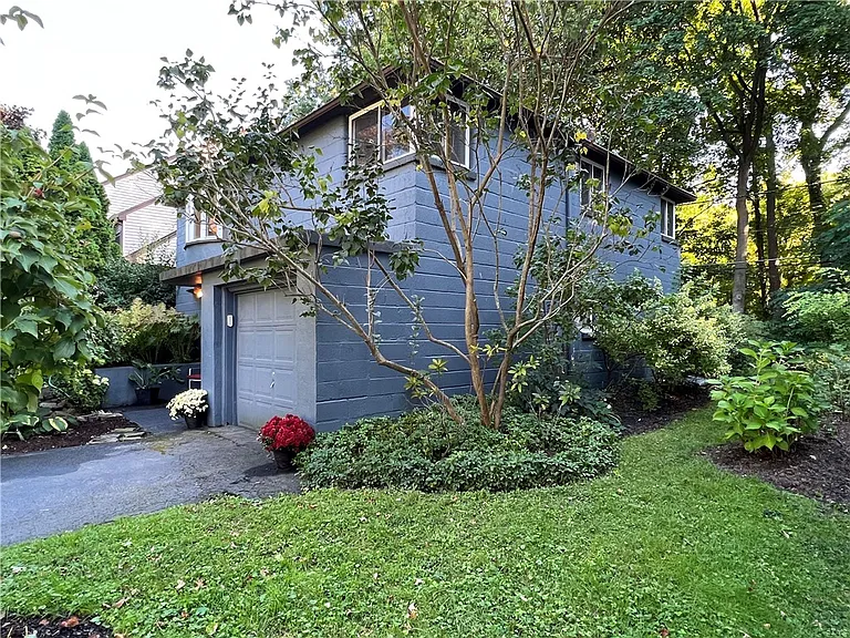 24 Menlo Pl #LOWER — Photo 17