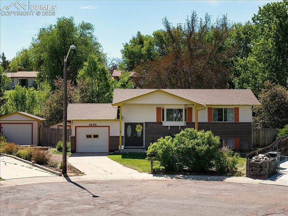 1st image of 1585 Luna Vista St