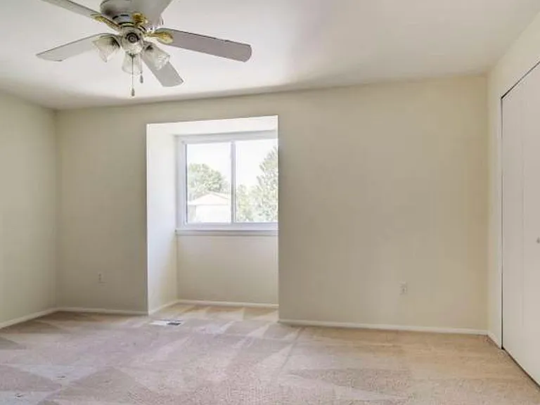 6960 Knighthood Ln — Photo 5