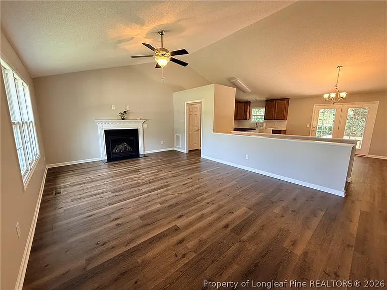 455 Crusaders Dr — Photo 2
