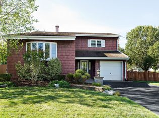 2 Robin Rd, Somerville, NJ 08876