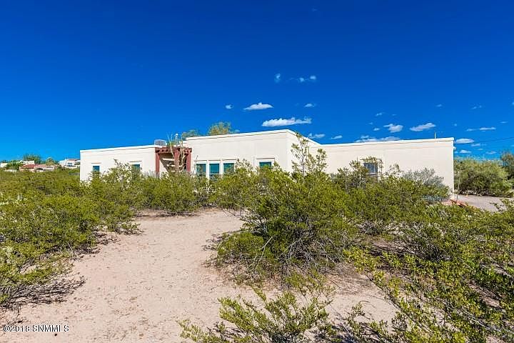 1st image of 4815 Senita Dr