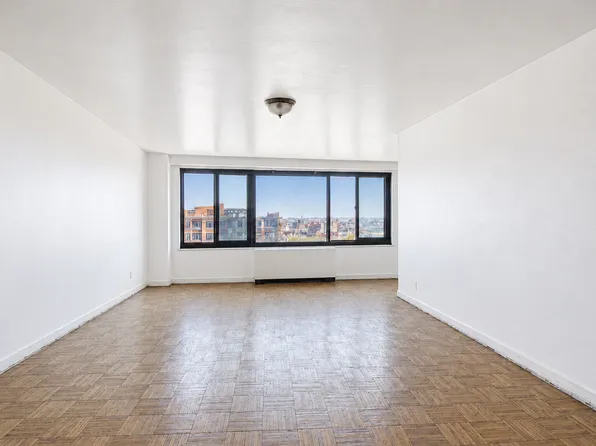 185 Hall Street image 1 of 13