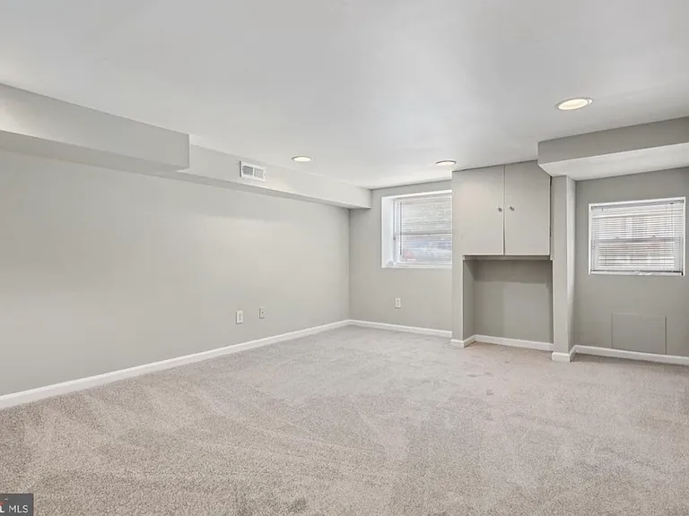 424 N Luzerne Ave — Photo 23