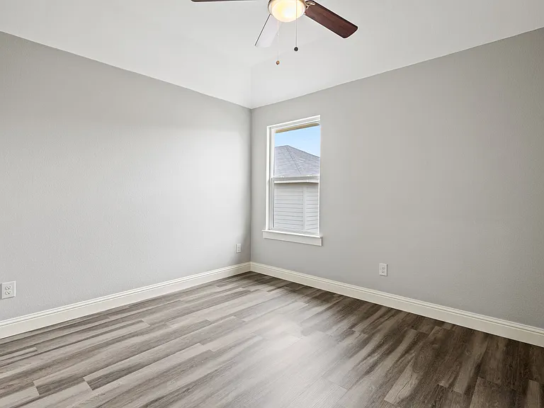 2308 Bloomfield Dr — Photo 18