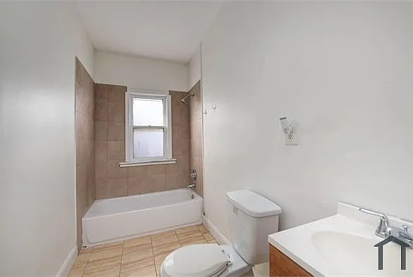 3529 E 138th St #UP — Photo 10