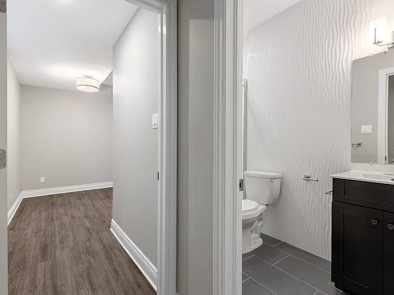 447 Green Ave — Photo 36