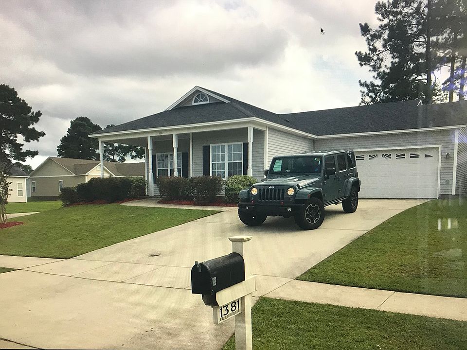 2 car garage
Great location