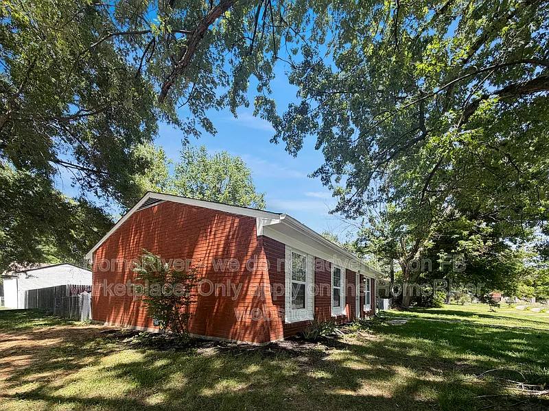 Building Photo - 4611 Flushing Way