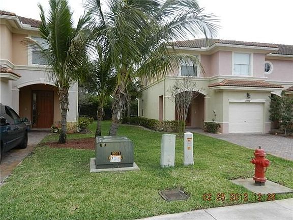 2nd image of 1202 Seminole Palms Dr