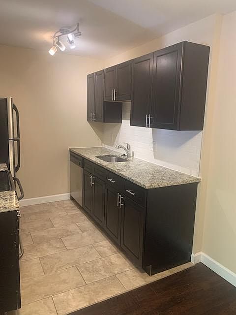 1st image of 556 Fieldmount Dr