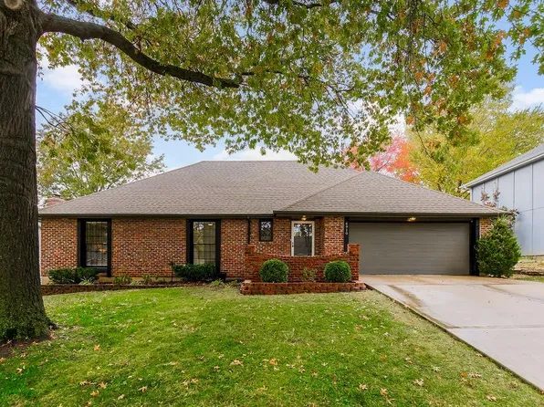 6910 Caenen Ave, Shawnee, KS 66216