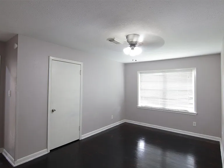 7941 Longridge Dr — Photo 12