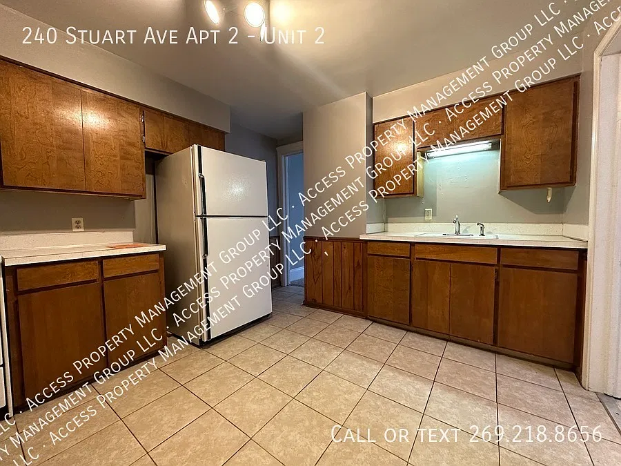 240 Stuart Ave — Photo 4