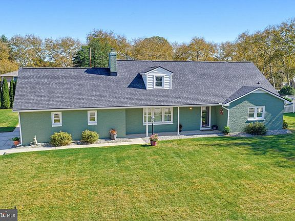 2nd image of 519 Marilyn Rd