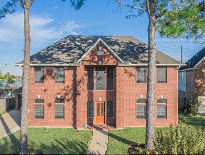 1st image of 3009 Vista Ln