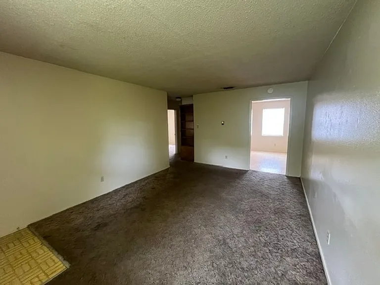 410 Veterans Ave — Photo 4