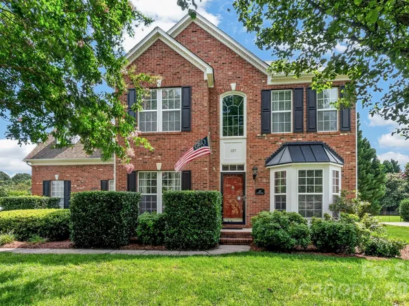 127 Corona Cir, Mooresville, NC 28117