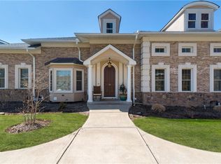 16 W Ryan Mansion Dr, Montebello, NY 10901