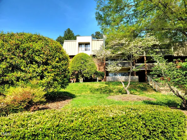 500 Umstead Dr APT B107, Chapel Hill, NC 27516