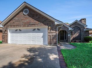 39 Alexander Ct, Angleton, TX 77515