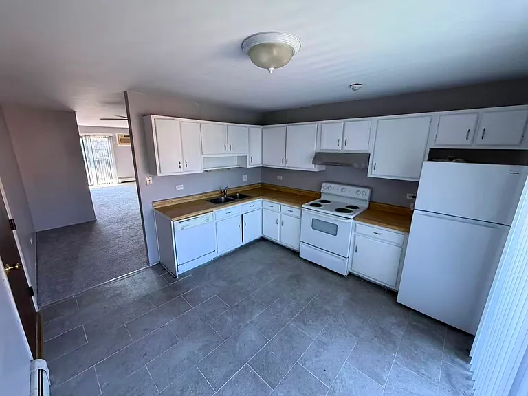 535 Brookside Dr #E — Photo 3