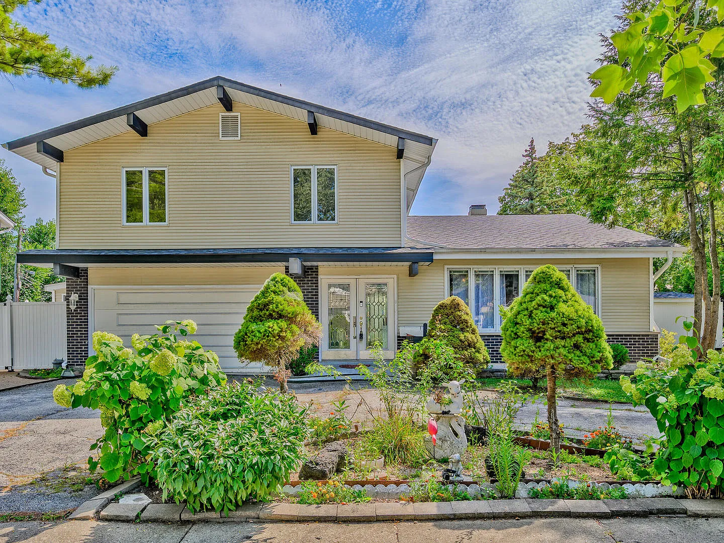 1121 N Greenfield Ln photo 1