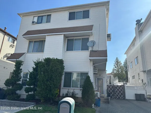 101 Green Valley Rd, Staten Island, NY 10312