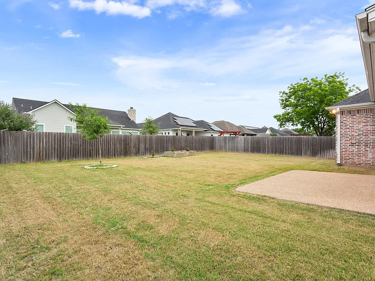 10420 Fallen Leaf Dr — Photo 25
