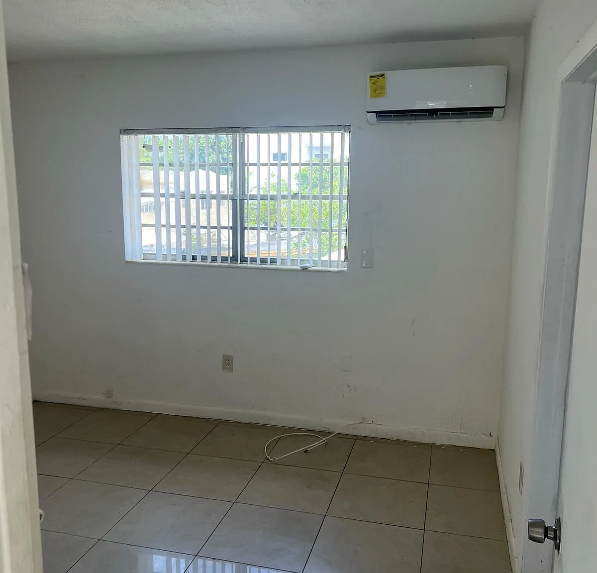 1 bed, 450 sqft, $1,400 — Photo 4