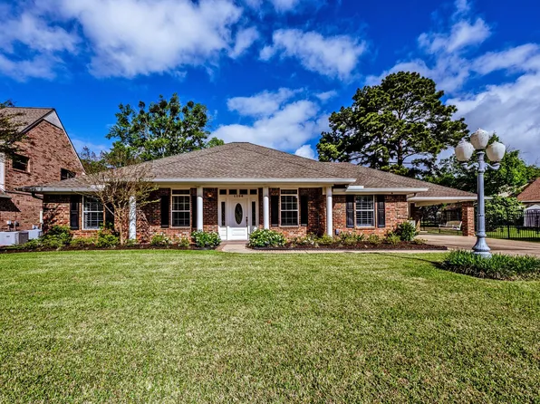 1106 Lakeside Dr, Huntsville, TX 77340