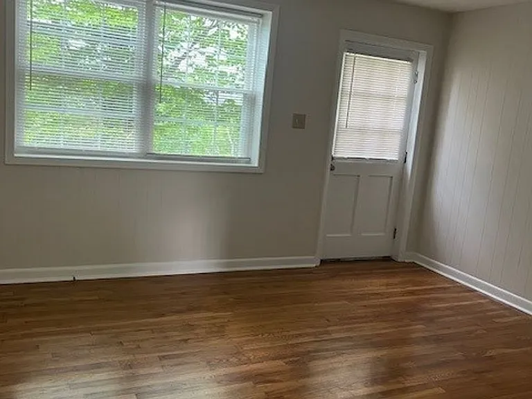 1401 Narrow Ln — Photo 8