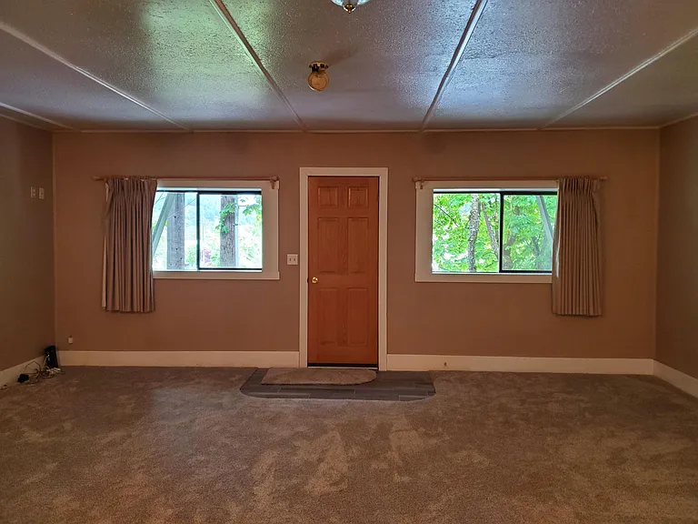 Large studio. Lots of light