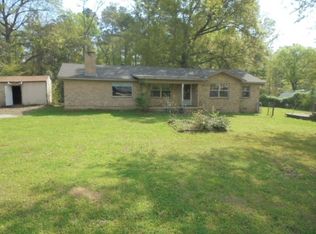 1720 Russell Dr, Longview, TX 75602