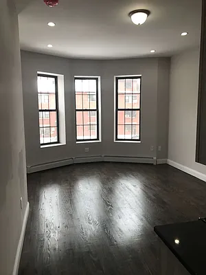 Rented by Greenland Group Realty | media 9