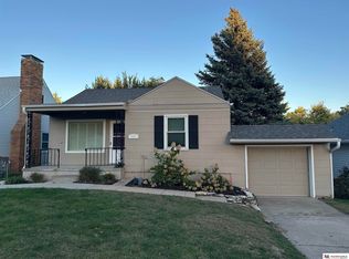 961 S 51st St, Omaha, NE 68106