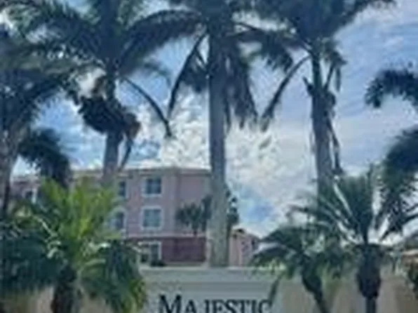 15901 Royal Pointe Ln #104, Fort Myers, FL 33901