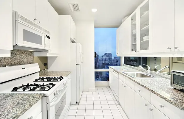 Rented by Compass | media 33