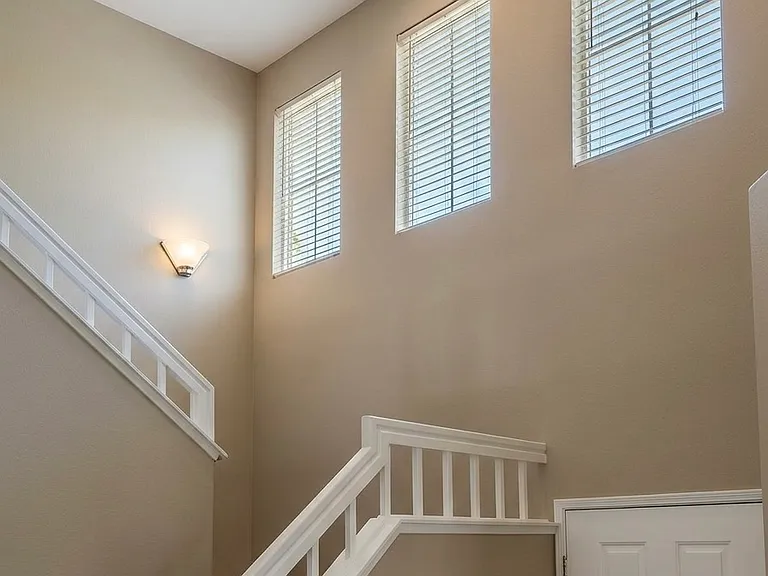 4800 Bayside Way — Photo 8
