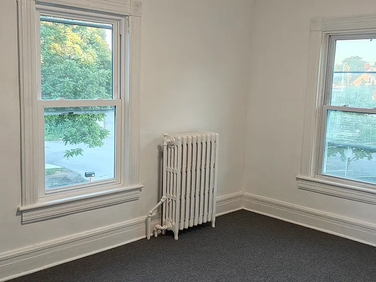 13 Springside Ave — Photo 4